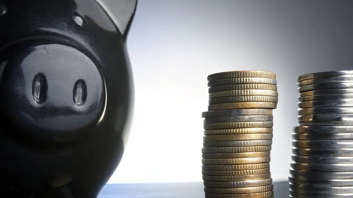 How to Save Money Fast: 15 Proven Tips That Work in 2025